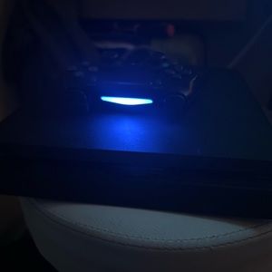 PS4 slim (only available to pick it up in the durham area).